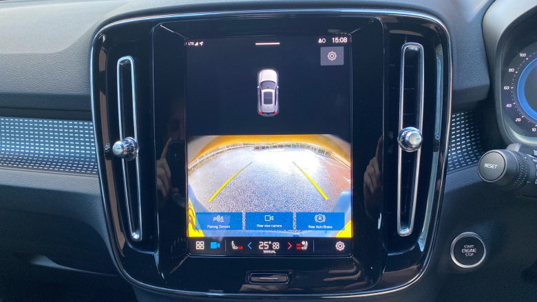 Volvo XC40 2.0 B3P Plus Dark 5dr Auto Petrol Estate